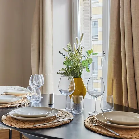 Air-conditioned & Bright In Marais 巴黎